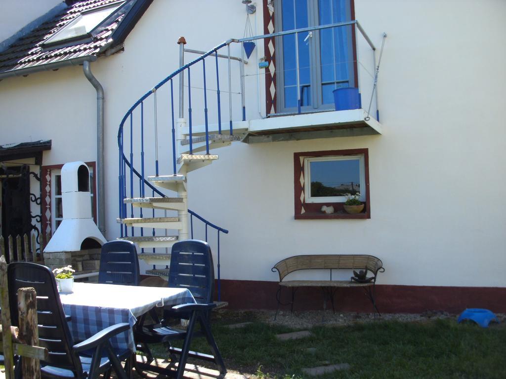Hotel Haus Klara Mannebach  Esterno foto